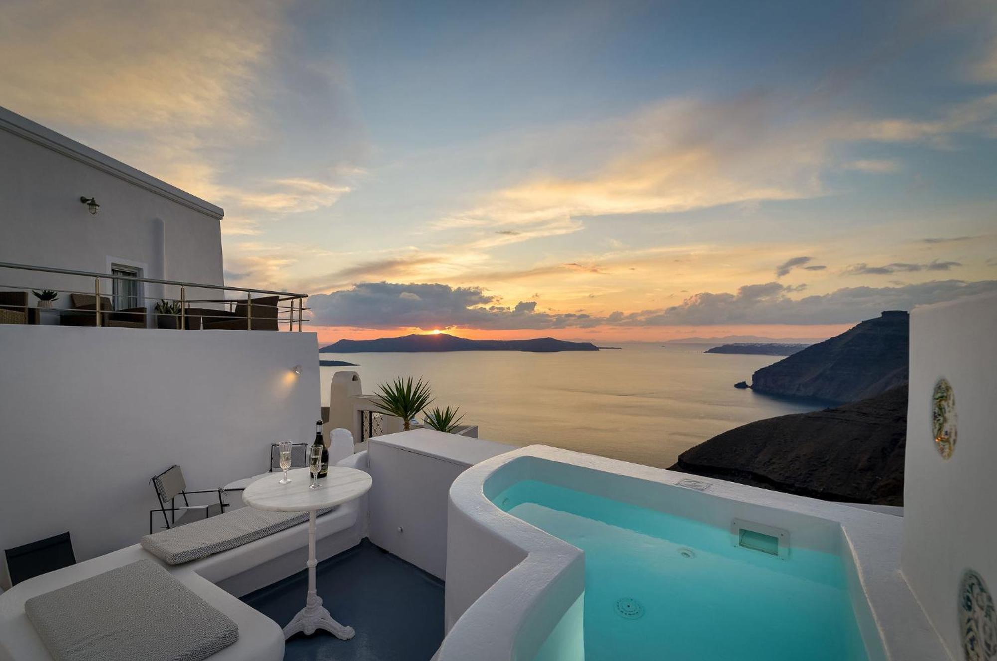 Trieris Villa & Suites Fira  Exterior photo
