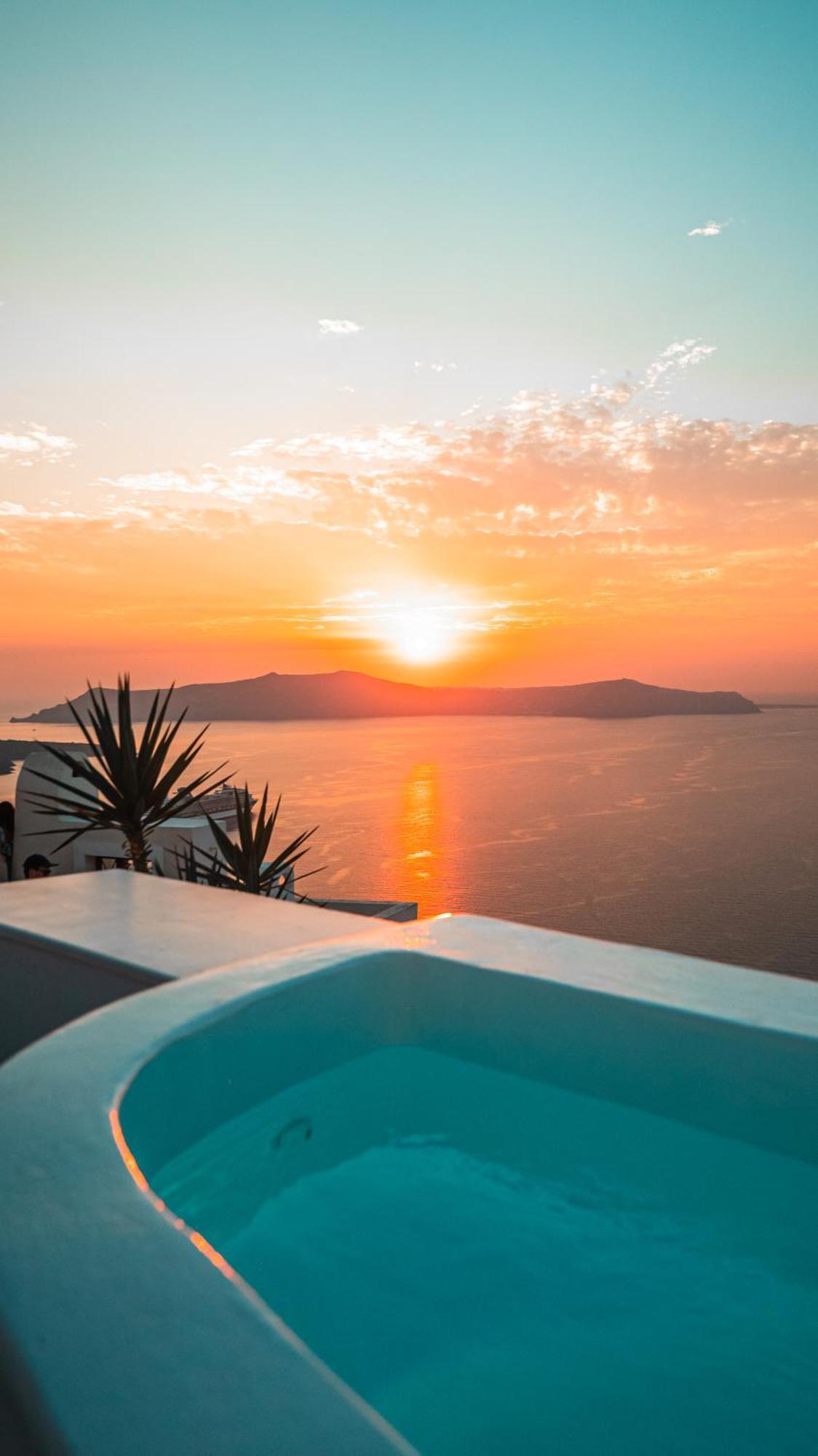 Trieris Villa & Suites Fira  Exterior photo