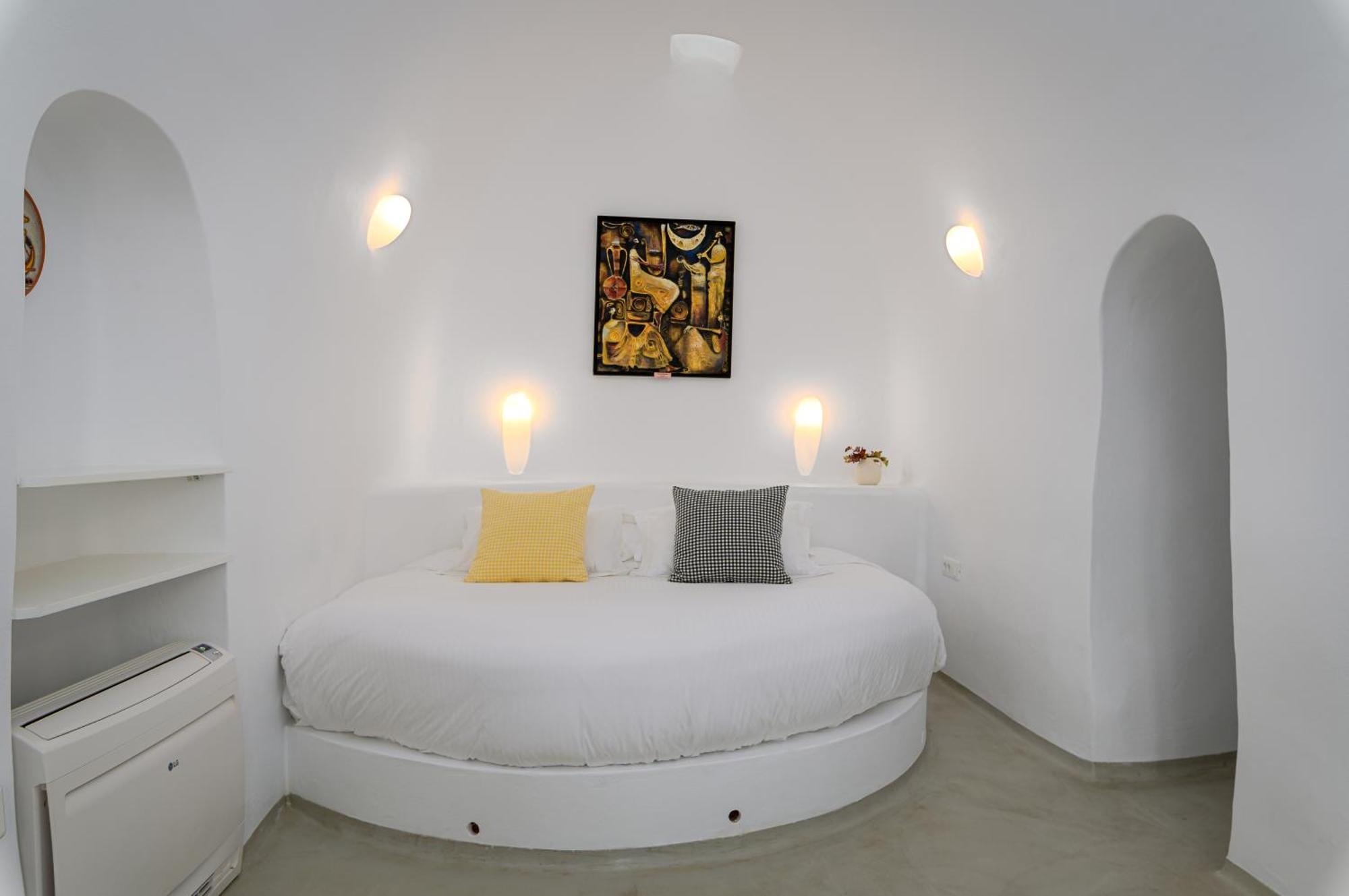 Trieris Villa & Suites Fira  Exterior photo