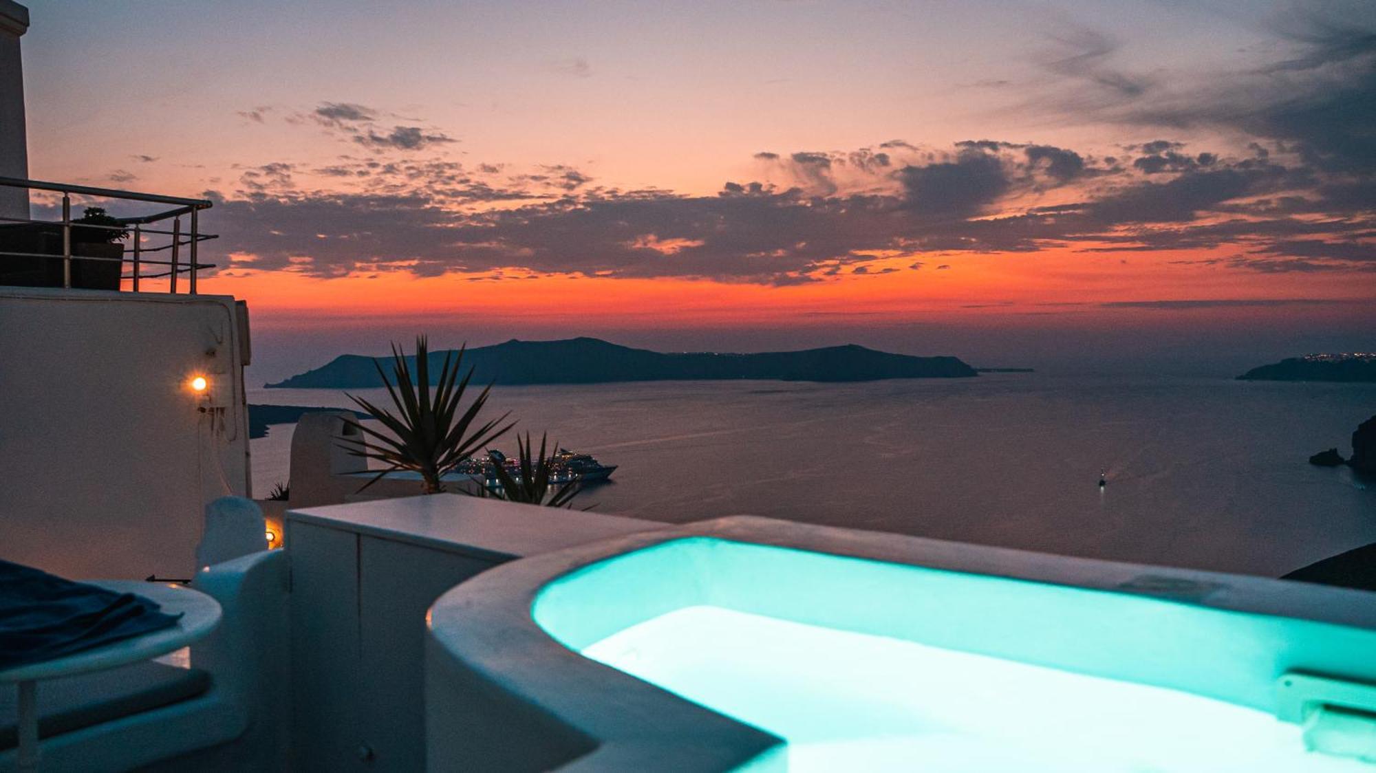 Trieris Villa & Suites Fira  Exterior photo